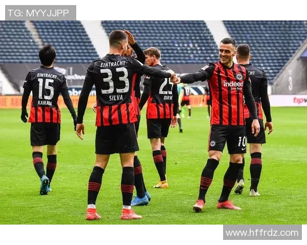 沙尔克04主场保持不败，与法兰克福战平收获1分